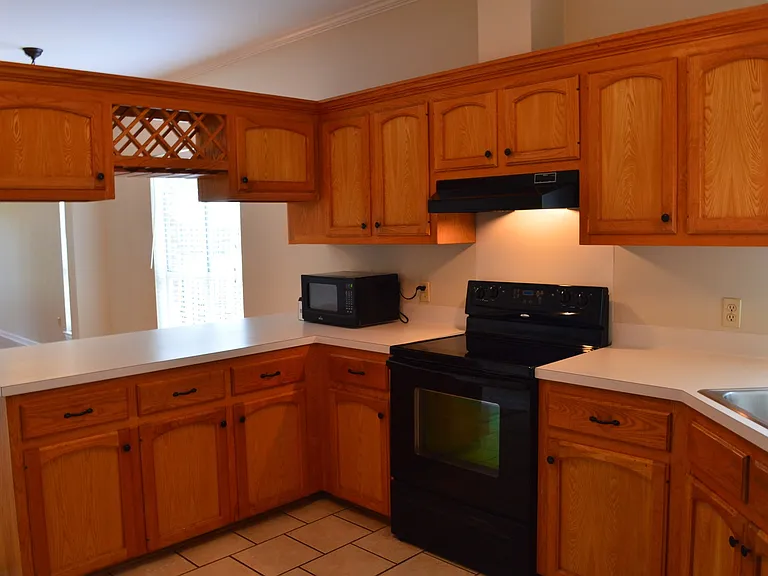 18574 Lake Iris Ave — Photo 8