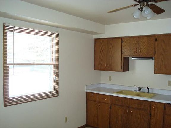3rd image of 2312 Mayflower Ave
