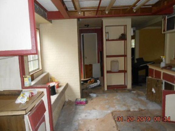 3rd image of 485 Carlyene Dr
