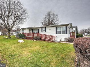 36 Jake Dr, Ronks, PA 17572