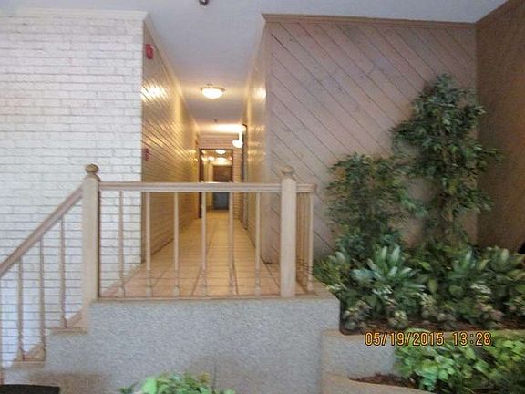 4th image of 1013 Des Plaines Ave APT 202
