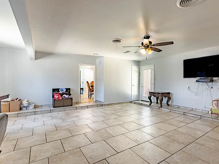 1803 S Allen Ave — Photo 4