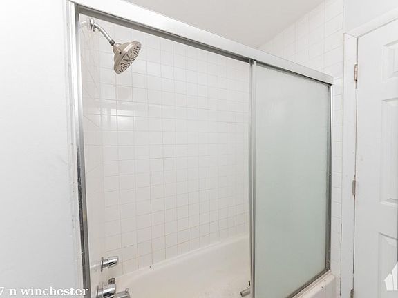 4th image of 2117 N Winchester Ave #1127
