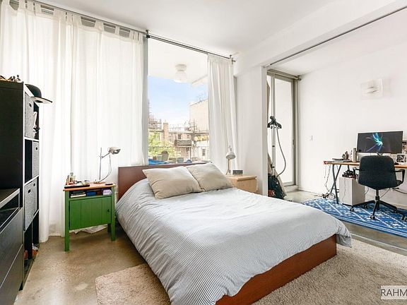 5th image of 957 Pacific St APT 203