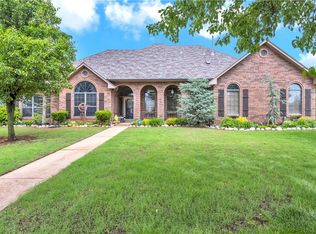 1520 Bittercreek Ter, Mustang, OK 73064