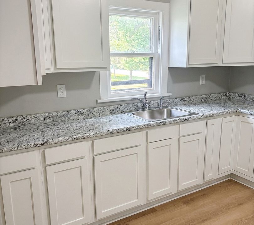 1st image of 4028 Harper Ave