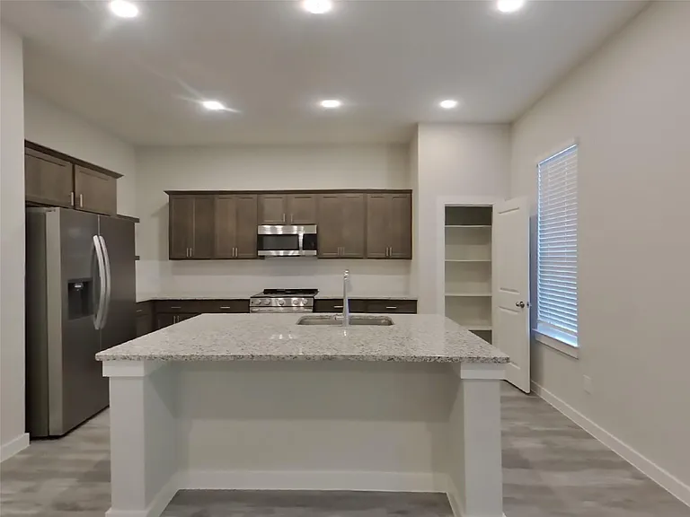 22735 Terrazzo Dr — Photo 4