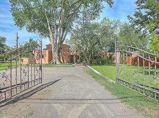 6717 Guadalupe Trl NW, Los Ranchos De Albuquerque, NM 87107