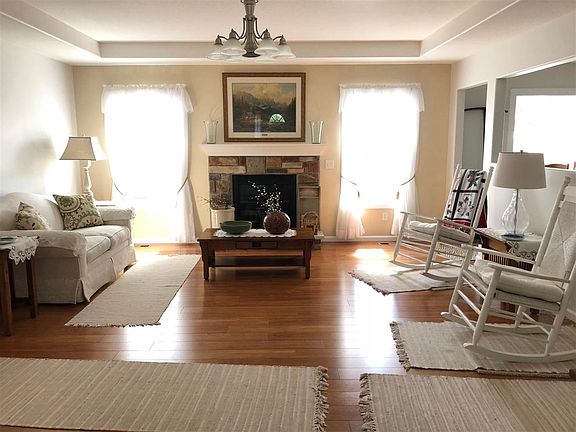 2nd image of 608 Freds Ct