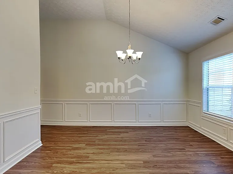 643 Bartow Dr — Photo 7