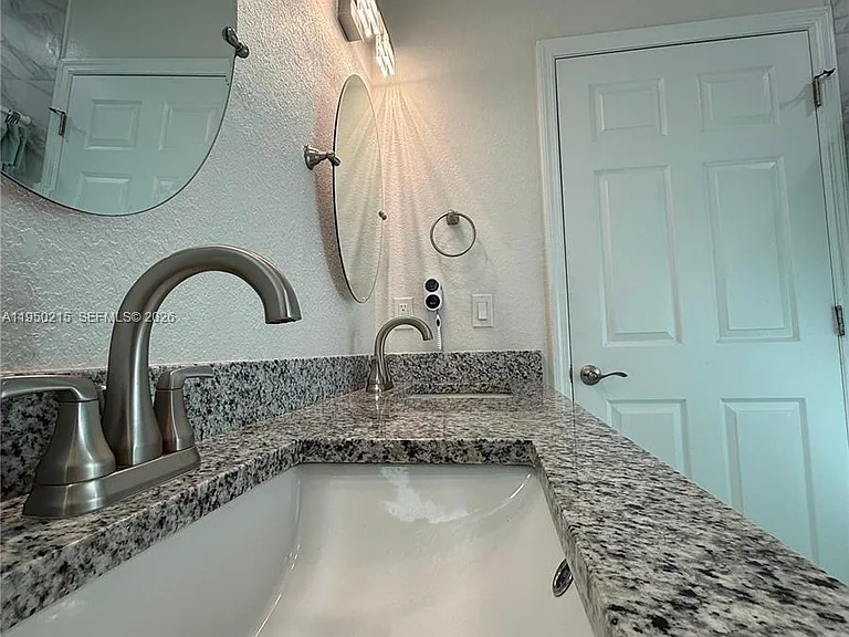 4103 Loretto Ave — Photo 8