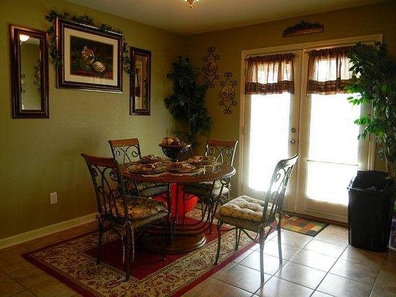 4th image of 1805 Chestnut Dr