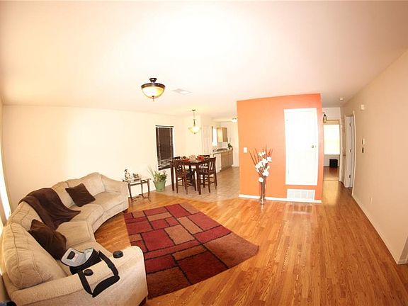 4th image of 6236 Fabian St