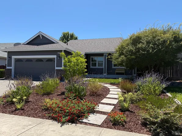 465 Riesling Street, Cloverdale, CA 95425