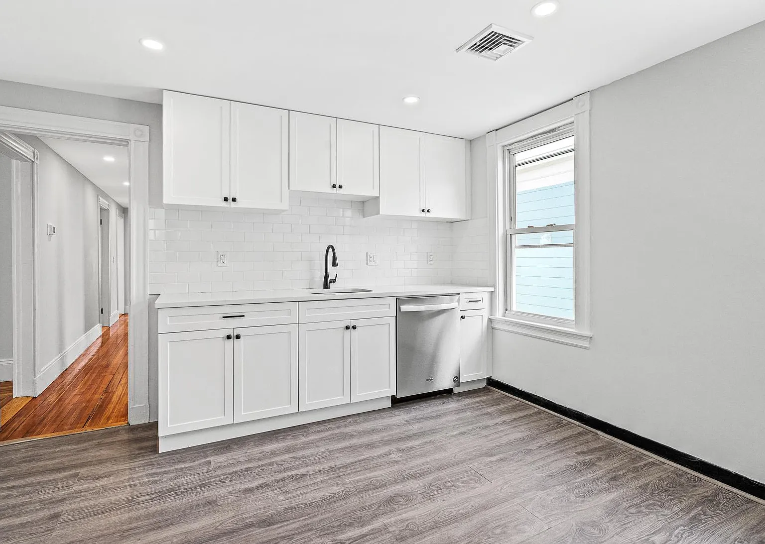 79 Pleasant St — Photo 4