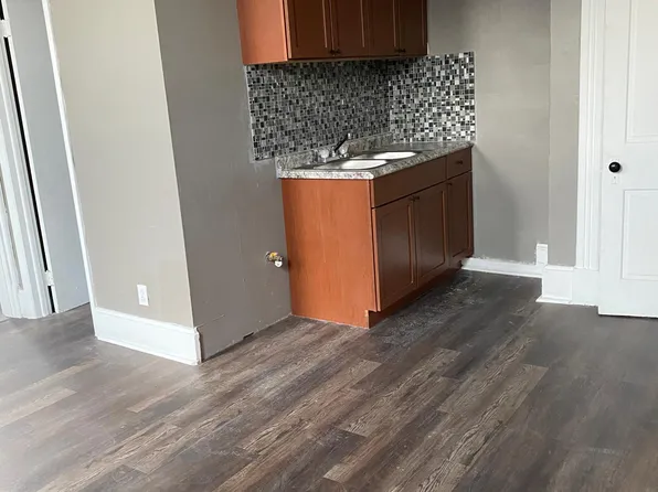 2828 Vine St APT 4, Cincinnati, OH 45219