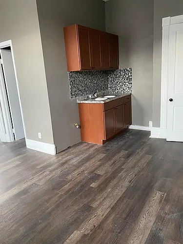 2828 Vine St Photo 1