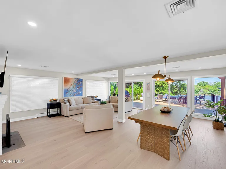 637 Beacon Blvd — Photo 7