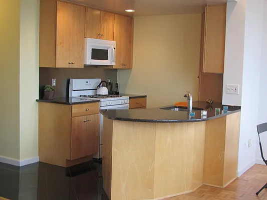 Sold by CityView Real Estate Inc. | media 17