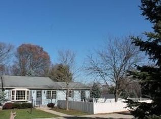 139 Hwy B, Cambridge, WI
