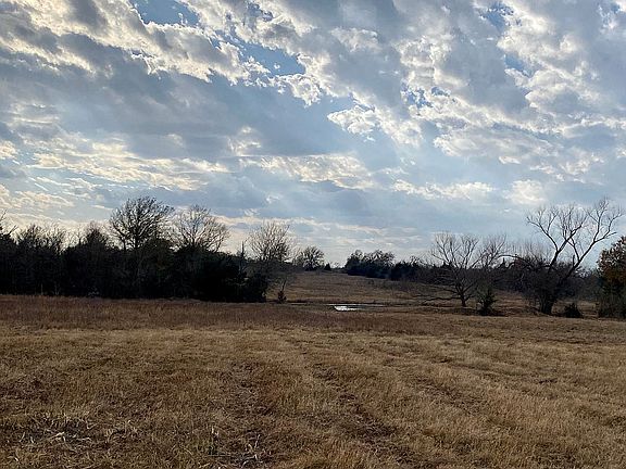 3rd image of 221 County Road 274