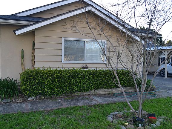 2nd image of 1653 Pinecove Dr