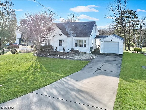 2nd image of 336 Garden Dr