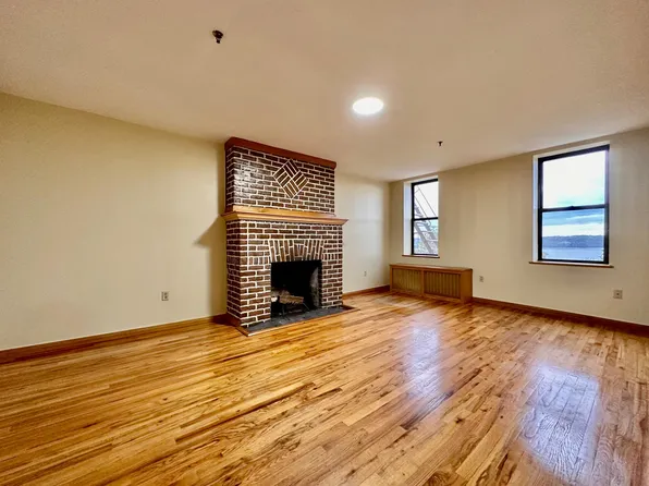 (undisclosed Address), Dobbs Ferry, NY 10522