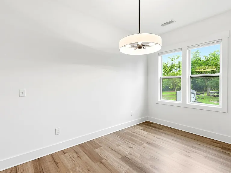 213 Myrtle Ave — Photo 20