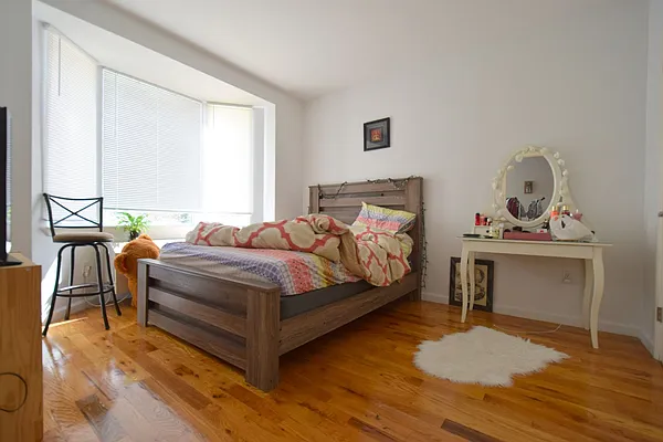 Rented by Uptown Flats LLC | media 10