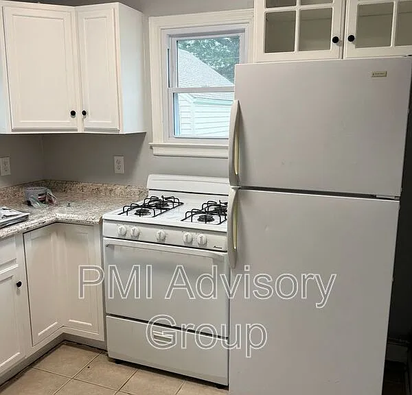 608 SW Medford Ave — Photo 4