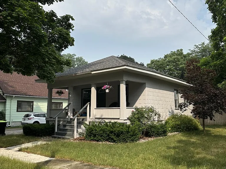 817 Mill St — Photo 12