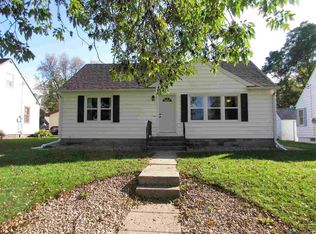 805 5th St, Garretson, SD 57030