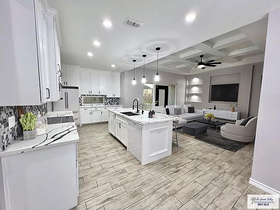 5th image of 8537 Bellagio Cir