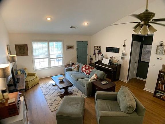 5th image of 188 Cedar Springs Ln