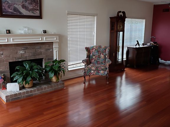 2nd image of 1305 Asbury Ln