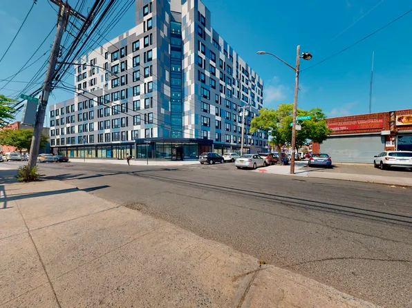 19-38 Cornaga Avenue image 17 of 21