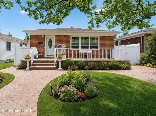 34 Rene Dr, Staten Island, NY 10306