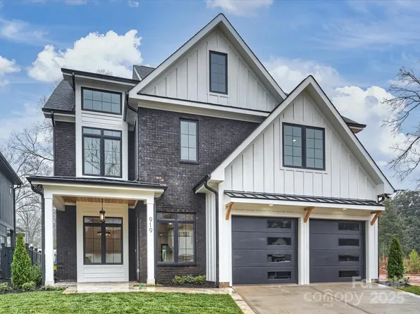 919 Laurel Creek Ln, Charlotte, NC 28211