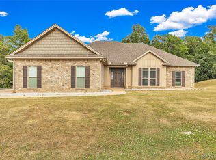 322 Sunnybrook Dr, Deatsville, AL 36022