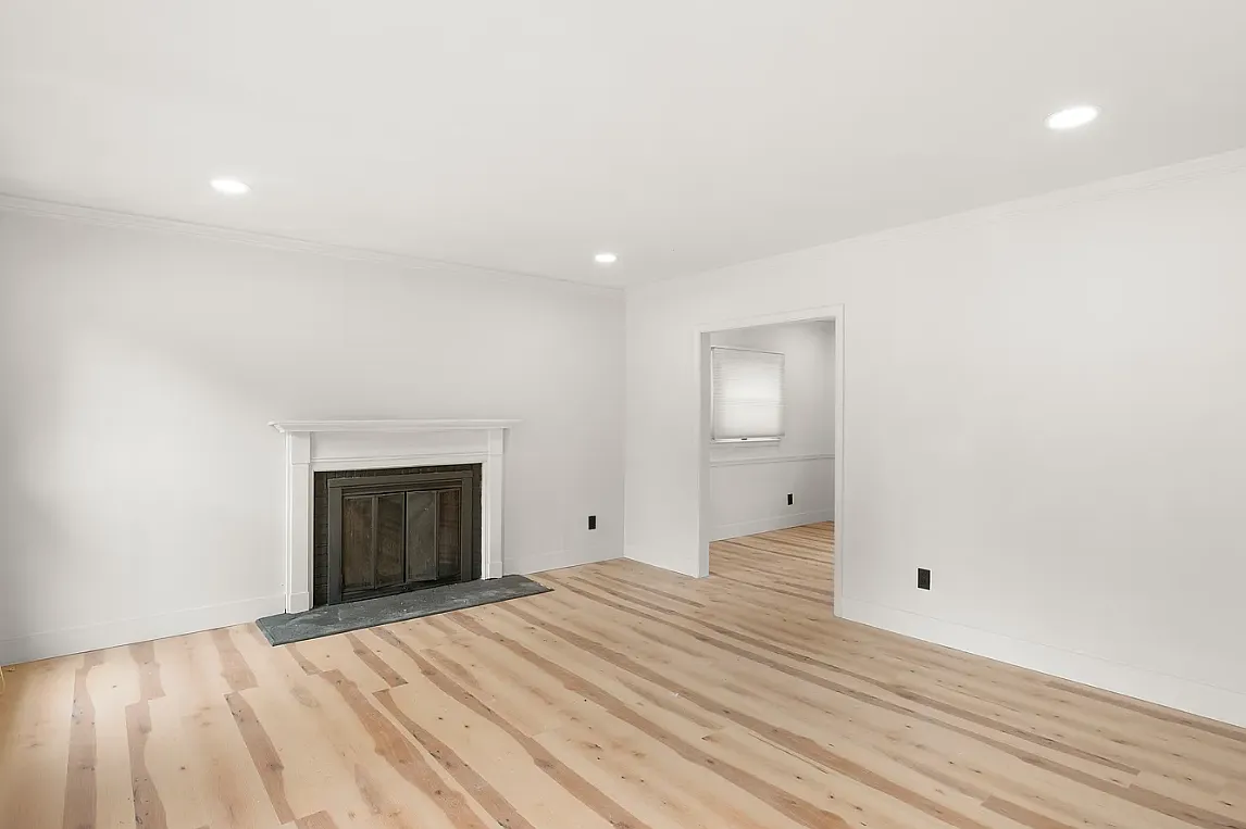 4 bed, 2.5 bath, 2085 sqft, $3,500 — Photo 2