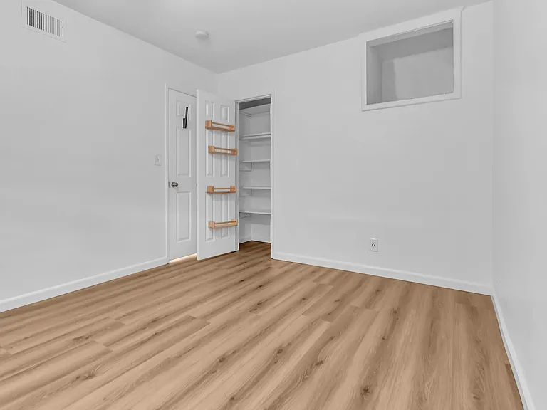 2502 S Olive St — Photo 14