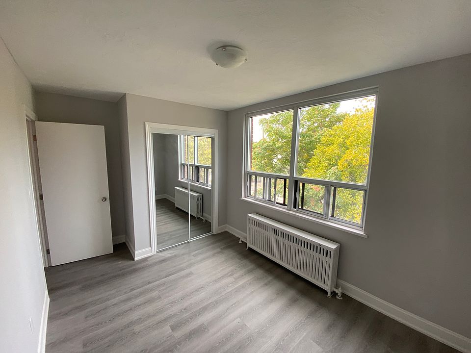 1st image of 2305 Lake Shore Blvd W