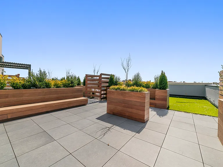 93 Linden St #R5 — Photo 7