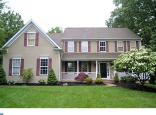107 Clover Hill Ln, Harleysville, PA 19438