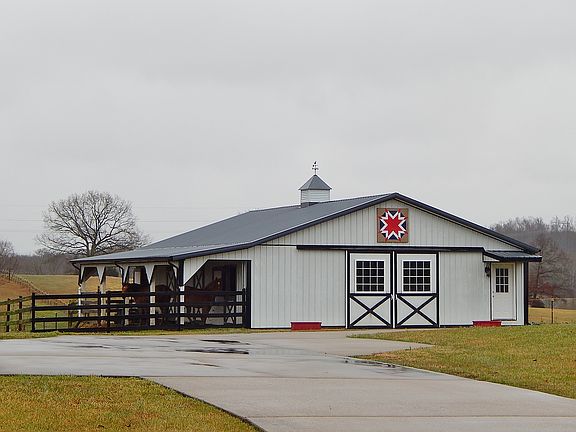 4-stall (48x36) Barn