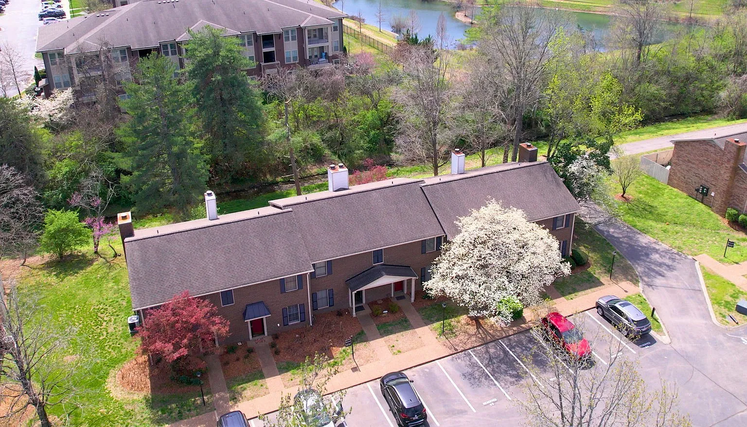 2 bed, 2.5 bath, 1254 sqft, $1,750 — Photo 2