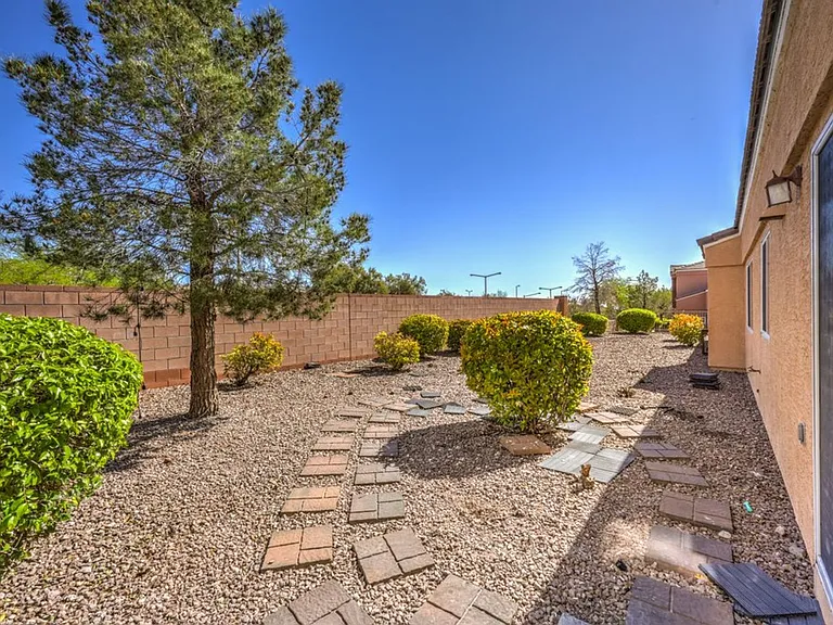 10540 Allthorn Ave — Photo 31