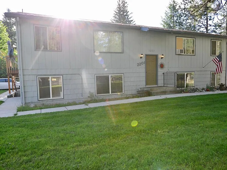 2201 N Spokane St #3 — Photo 1