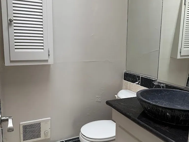 2704 San Pedro St #14 — Photo 15